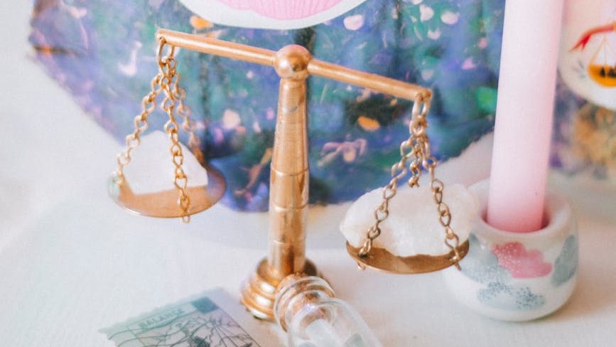 Intuitive Astrology: Finding Harmony through Wounds and Ego; Libra Full Moon, Sun Conjuct Chiron, Venus in&nbsp;Pisces